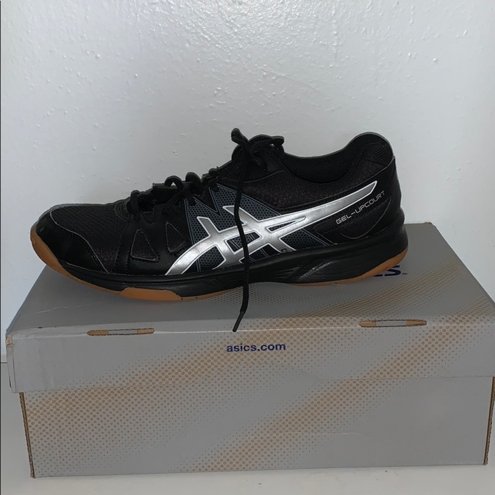 Volleyball shoes